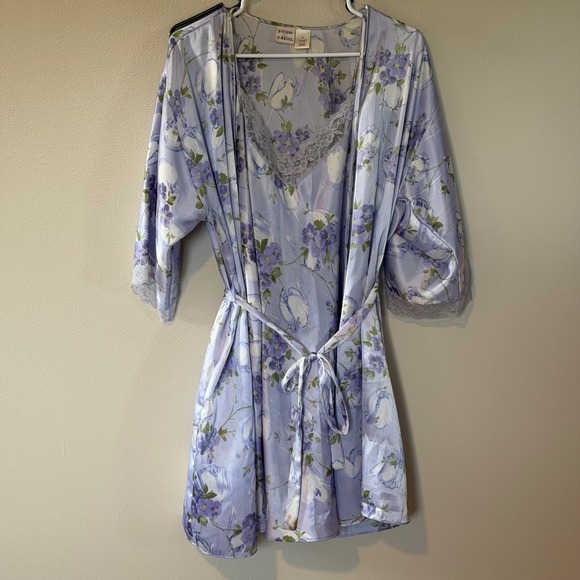 Gilligan & O'Malley Other - Vintage Gilligan O'Malley Floral Satin Robe Chemise Set Lilac Nightgown Medium